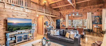 Cozy Cabin, Newly Updated, Mtn Views, Hot Tub, Hiking, Mountain Biking  