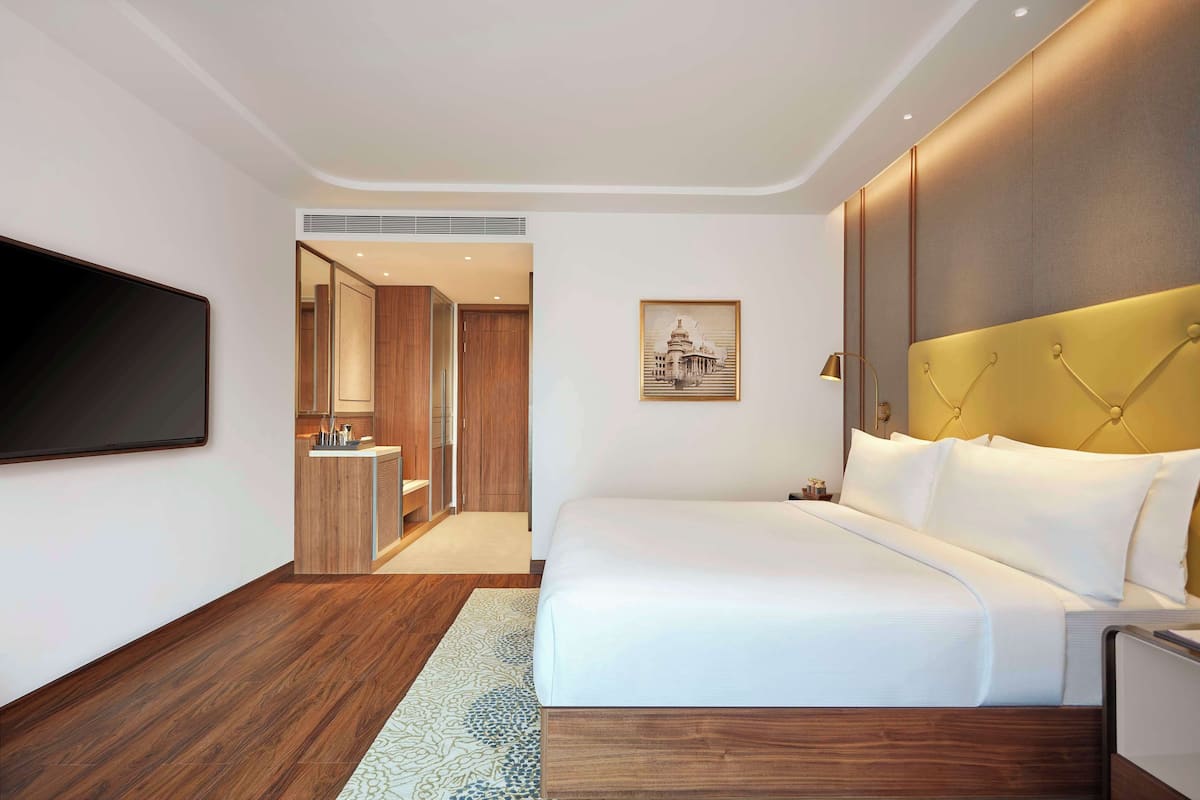 Bộ đồ giường kháng dị ứng, minibar, két bảo mật tại phòng, bàn