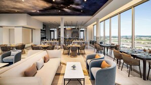 Bar (on property) - Hilton BNA Nashville Airport Terminal (Nashville)