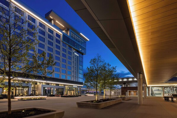 Exterior - Hilton BNA Nashville Airport Terminal (Nashville)