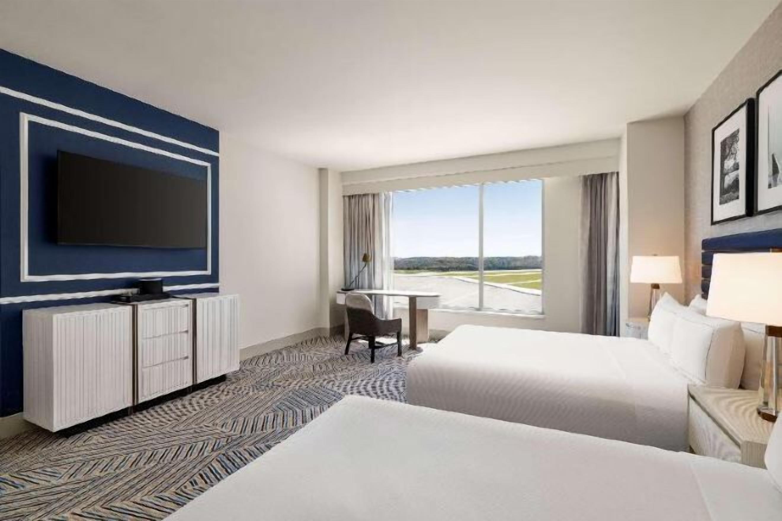 Hochwertige Bettwaren, Pillowtop-Betten, Zimmersafe, Schreibtisch