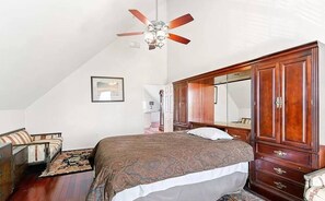 2 عدّة غرف نوم ومكواة/لوح كي وواي فاي وملاءات أسرّة