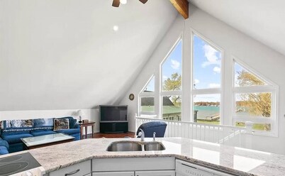 Amazing North Channel Waterfront Carriage House