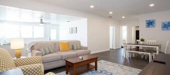 Bright, Clean and Cozy Coastal Home in Ozona