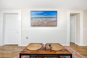 Interior - Cheerful Coastal Cottage Close to Beach (Palm Harbor)