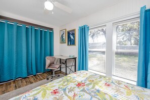 2 bedrooms, desk, iron/ironing board, free WiFi