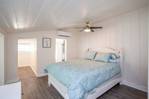 1 slaapkamer, een strijkplank/strijkijzer, wifi, beddengoed