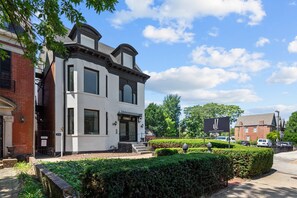 Exterior - Historic Haven | JZ Vacation Rentals (St. Louis)