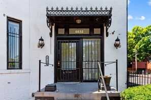 Exterior - Historic Haven | JZ Vacation Rentals (St. Louis)