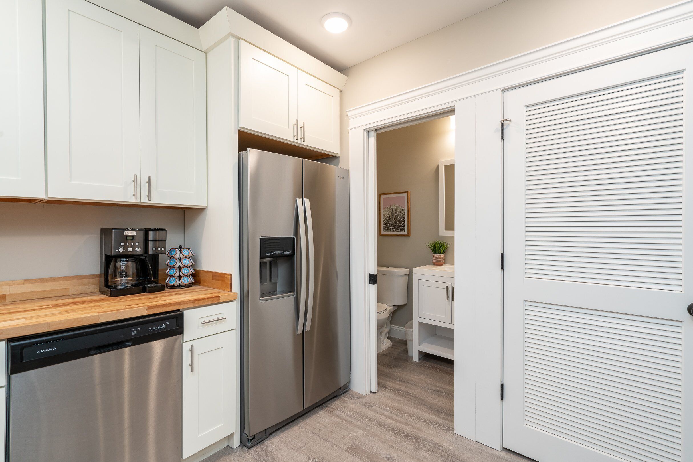 House, 2 Queen Beds, Patio, City View | Private kitchen | Fridge, microwave, oven, stovetop