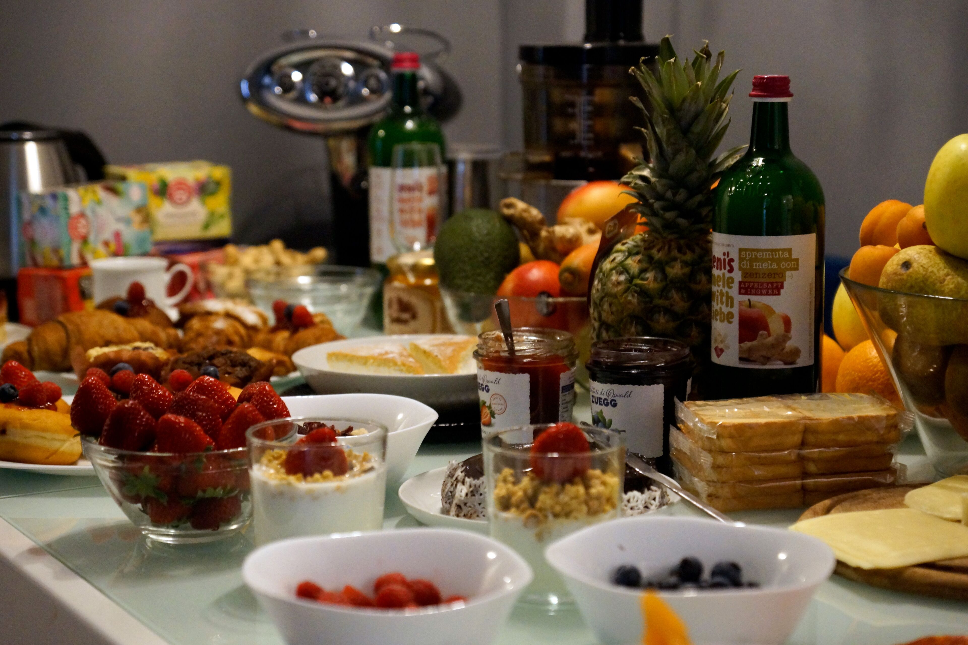 Frukost enligt egen beställning på vardagar (EUR 8 per person)