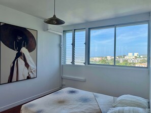 3 bedrooms, desk, free WiFi, bed sheets