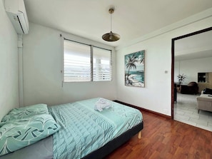 Unclassified image, 5 of 37, button