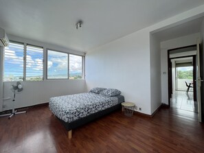 3 soverom, strykejern/-brett, wi-fi (inkludert) og sengetøy