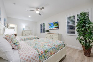 4 slaapkamers, een strijkplank/strijkijzer, gratis wifi, beddengoed