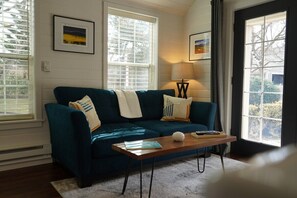 Smart TV - Walla Walla Guest House- Relax, rewind, rejuvenate (Walla Walla)