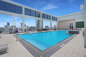 Pool - Luxury Apartment in Downtown Brickell (Miami)