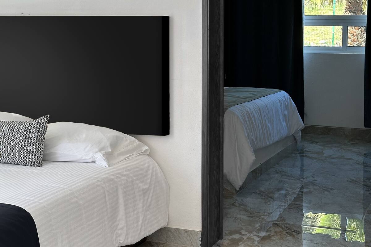 واي فاي مجانًا وملاءات أسرّة