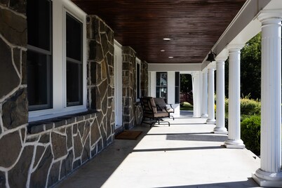 Pristine Lake House W/ Guest Suite - Perfect for every season! 