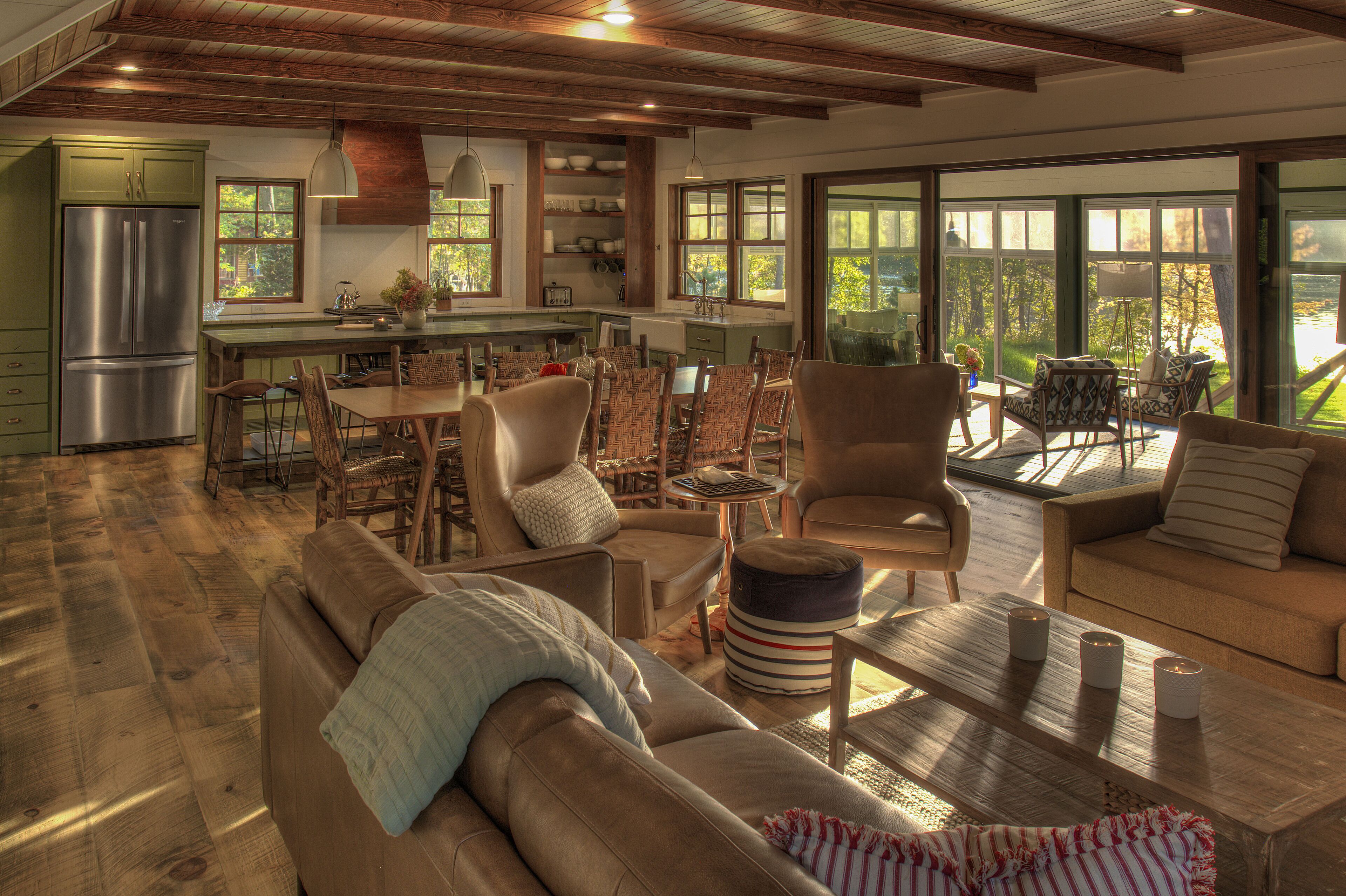 Smart TV, fireplace, stereo