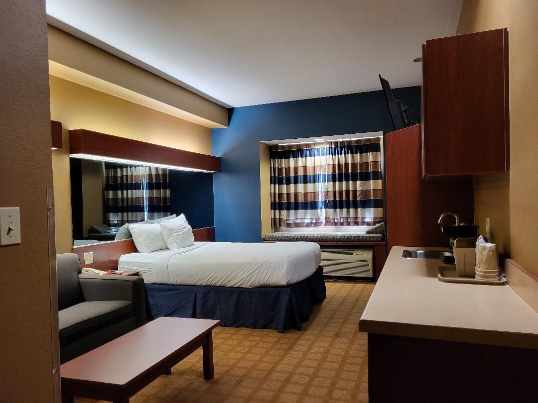 Suite, 1 Queen Bed with Sofa bed, Accessible, Non Smoking