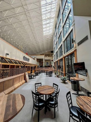 SC 2508: Spoil yourself in this remodeled & classy 2BR loft w/pool!