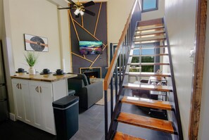 Smart TV, fireplace - SC 2508: Spoil yourself in this remodeled & classy 2BR loft w/pool! (Snowshoe)