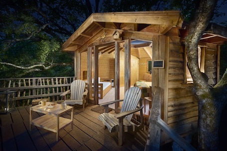 Romantic Tree House, Private Bathroom, Mountain View | Terrace/patio