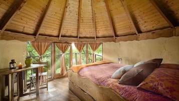 บ้านต้นไม้สำหรับครอบครัว, ห้องน้ำในตัว, วิวภูเขา | 1 ห้องนอน, ผ้านวมขนเป็ด, ห้องเก็บเสียง, ผ้าปูที่นอน