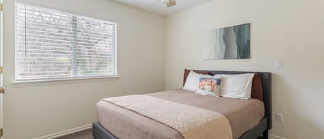 5 bedrooms, iron/ironing board, free WiFi