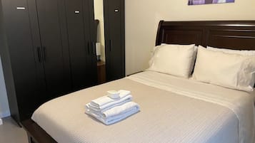 3 chambres, fer et planche Ă repasser, Wi-Fi, draps fournis