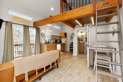 Couple’s Retreat, Cozy Cabin Near Guadalupe River