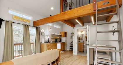 Coupleâs Retreat, Cozy Cabin Near Guadalupe River