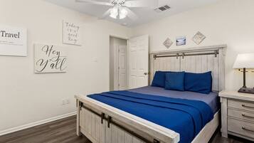 2 bedrooms, iron/ironing board, free WiFi