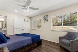 2 bedrooms, iron/ironing board, free WiFi