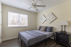 3 bedrooms, iron/ironing board, free WiFi, bed sheets