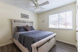 3 bedrooms, iron/ironing board, free WiFi