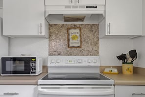 Fridge, microwave, oven, stovetop - Guadalupe Riverfront | Deck, Kayak + Fire Pit (New Braunfels)