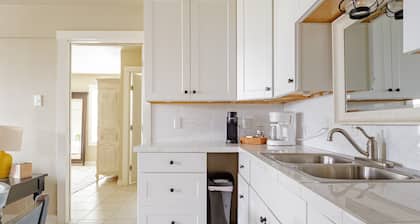 Pet-friendly 1BR Cottage Retreat w/ Outdoor BBQ