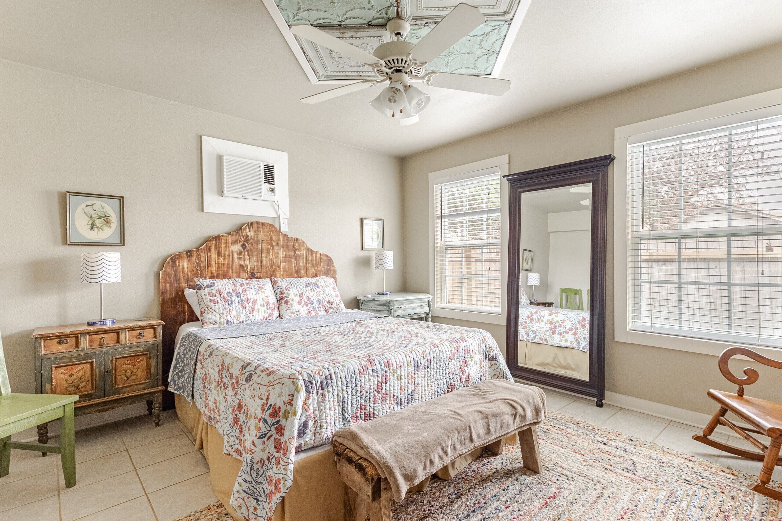 1 室のベッドルーム、WiFi (無料)