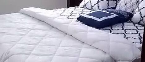 3 dormitorios, tabla de planchar con plancha, wifi y ropa de cama