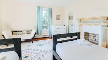 5 dormitoris, escriptori, planxa i posts de planxar i wifi gratuïta