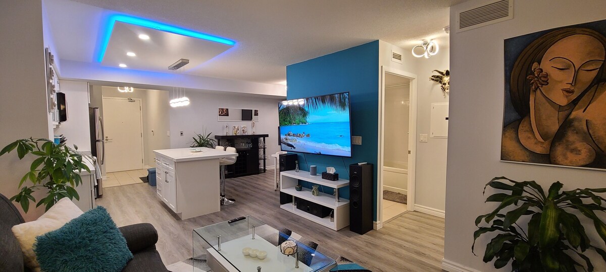 🏢Downtown 1 BDRM ➕ Den with lake & CN tower views!📌