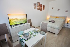 1 soverom, strykejern/-brett, wi-fi og sengetøy