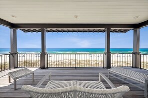 Property grounds - Insight: Stunning Gulf-front Location, Private Pool, 7 Bdrms, Sleeps 22! (Panama City Beach)