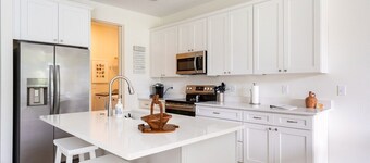 Dora's Heart: New 3BR | King Bed | Brand New