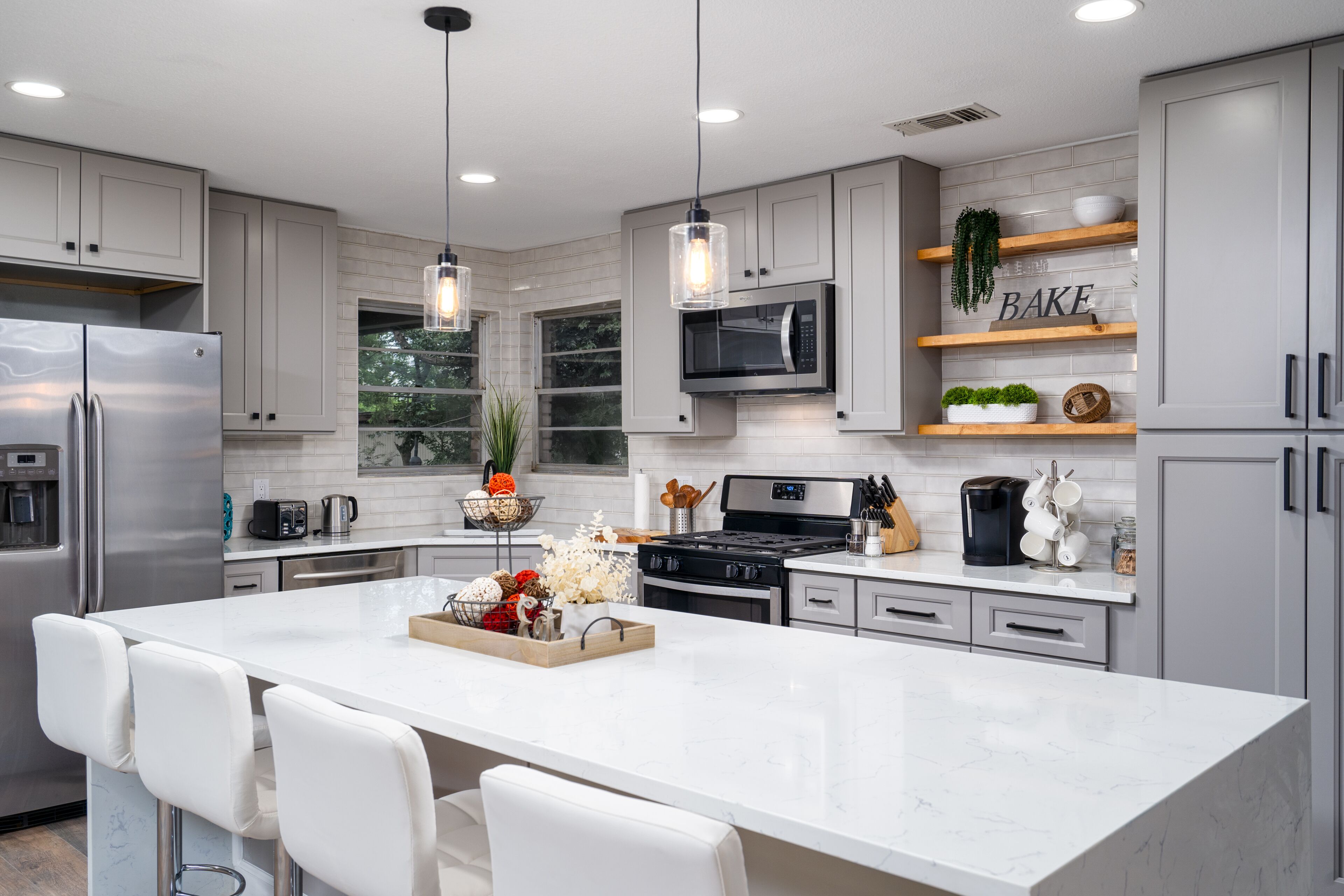 Modern Updated 5br Home Near The Airport