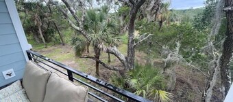 The Marshpad, surrounded by nature, mins to beach in gated community 