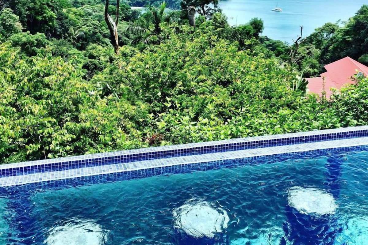 Family House, 3 Bedrooms, Ocean View | 2 bilik tidur, peti besi dalam bilik, langsir/tirai gelap terus