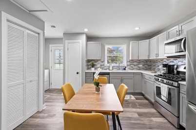 Relaxing Lake Zurich 3BR + Patio | LCP Collection